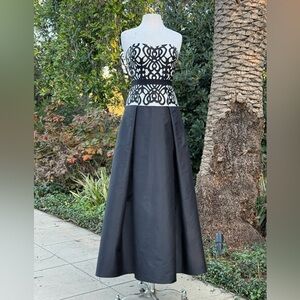 Aidan Mattox "Gated Sweetheart" strapless gown with lattice embroidery - size 6